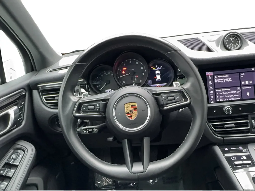 Porsche Macan photo 40