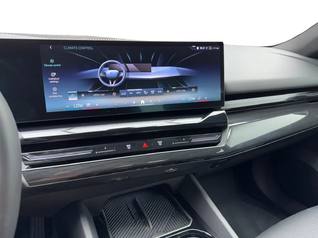 BMW 5 Series photo 27