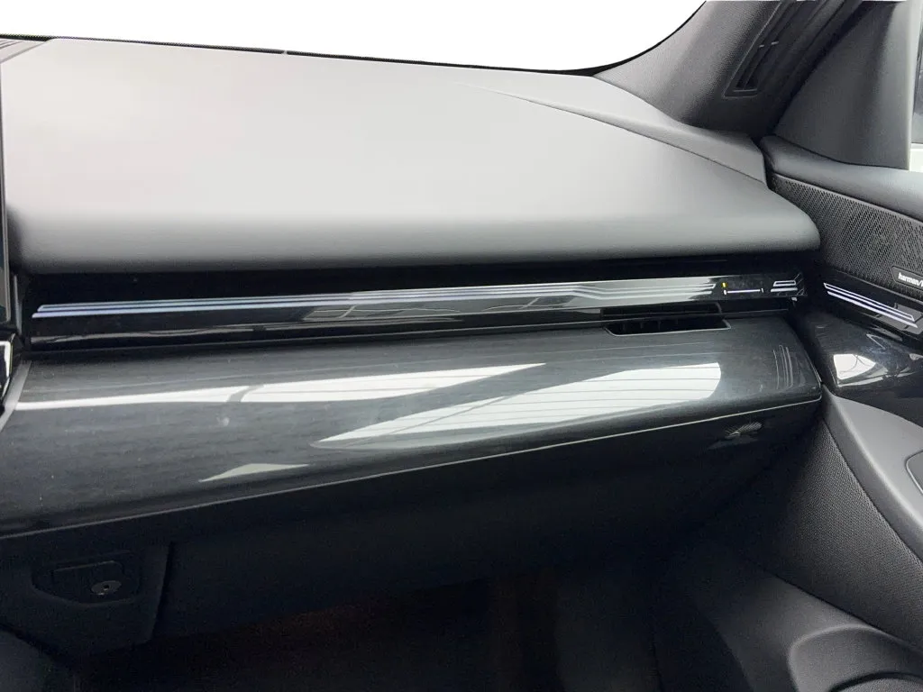 BMW 5 Series photo 23