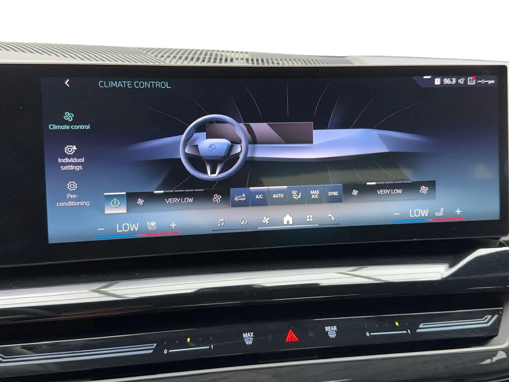 BMW 5 Series photo 28