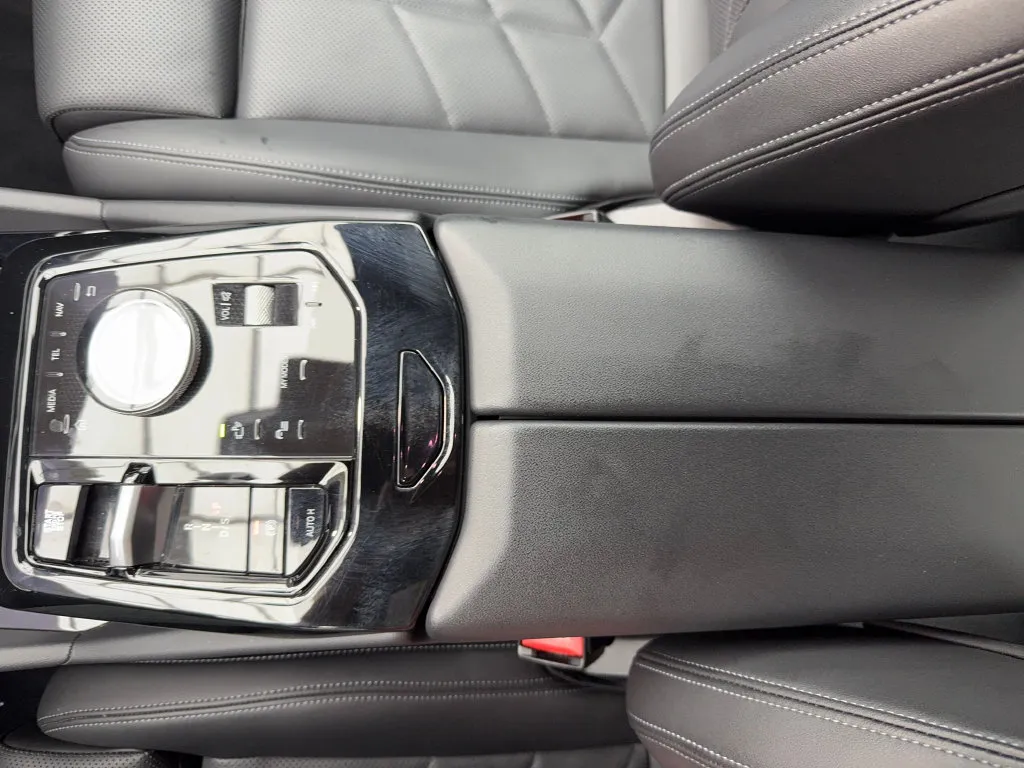BMW 5 Series photo 35