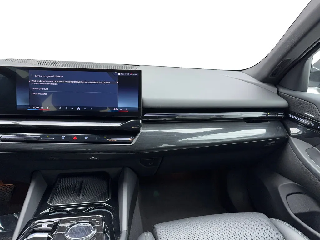 BMW 5 Series photo 22
