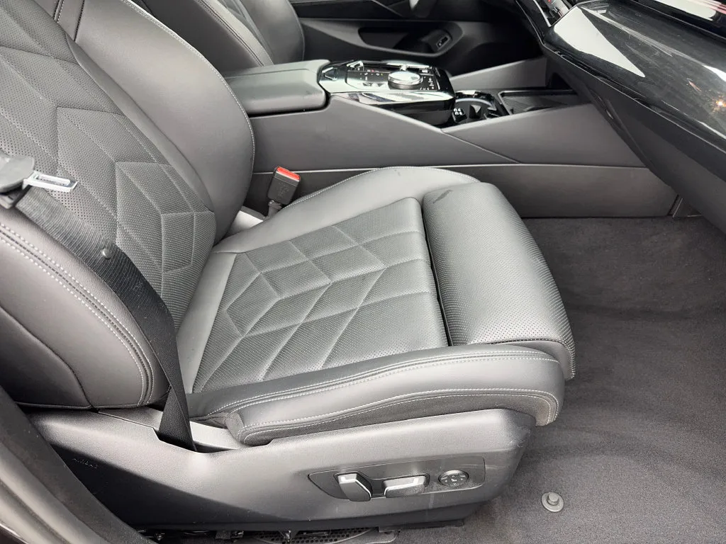 BMW 5 Series photo 50