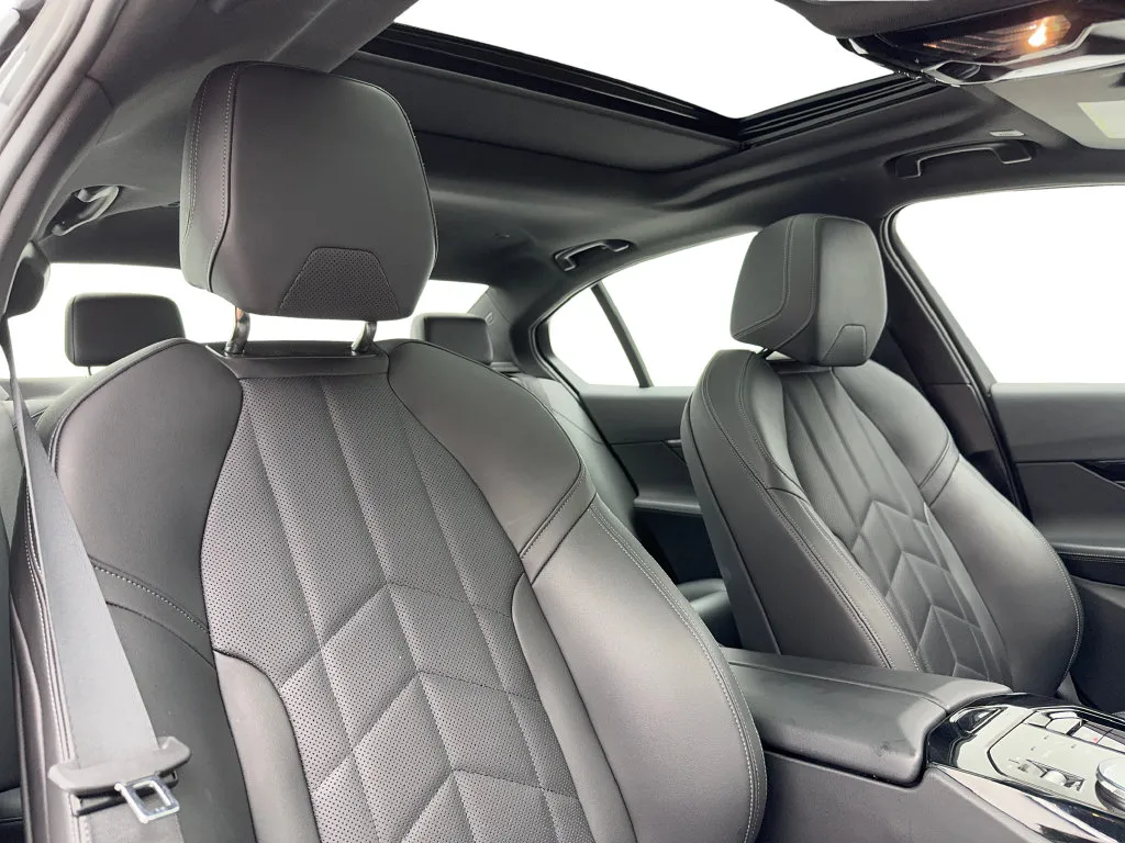 BMW 5 Series photo 49