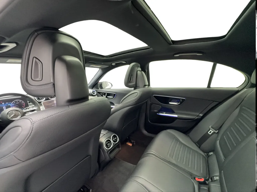 Mercedes-Benz C-Class photo 25