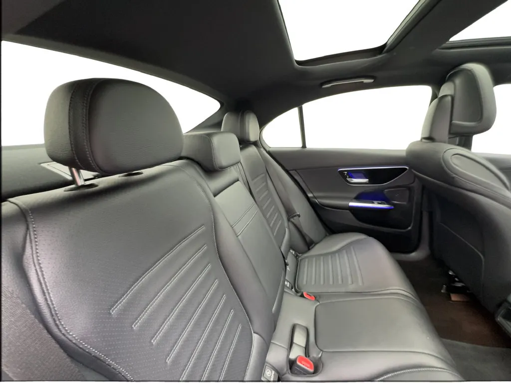 Mercedes-Benz C-Class photo 29