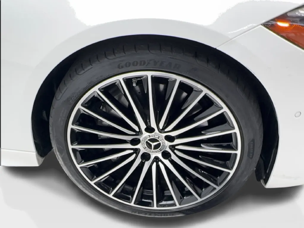 Mercedes-Benz C-Class photo 16