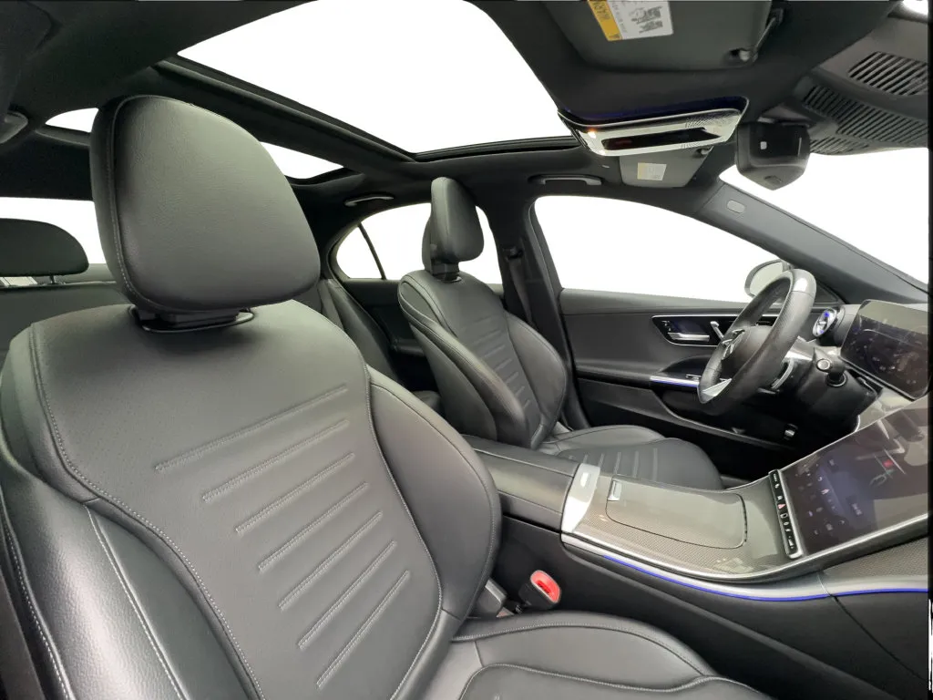 Mercedes-Benz C-Class photo 32