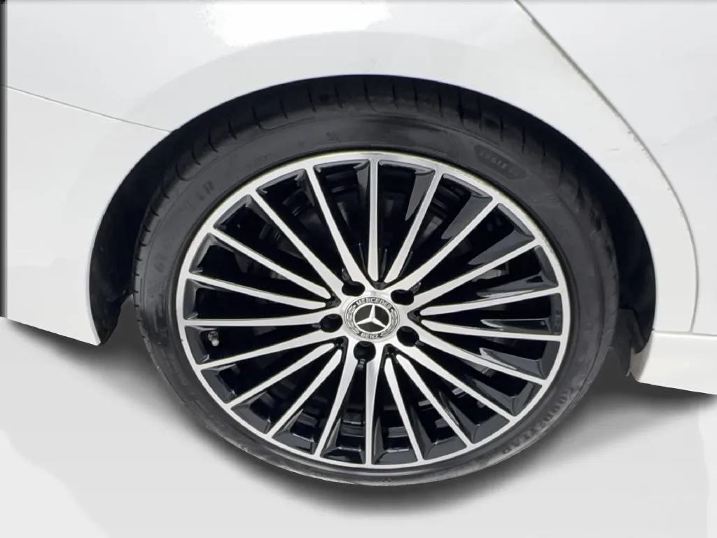 Mercedes-Benz C-Class photo 18