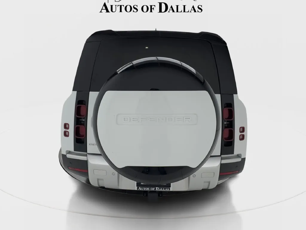 Land Rover Defender photo 10