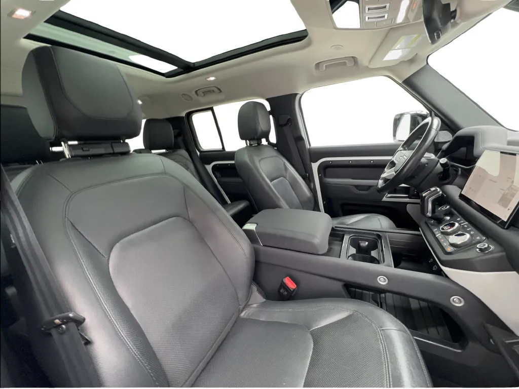 Land Rover Defender photo 34