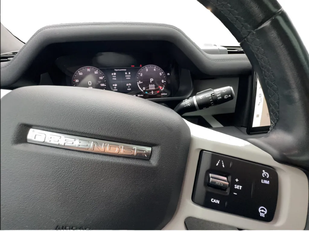 Land Rover Defender photo 45