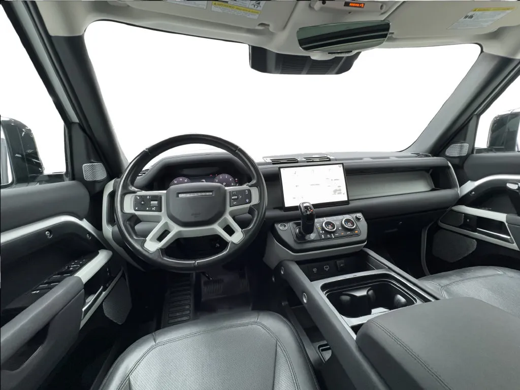 Land Rover Defender photo 39