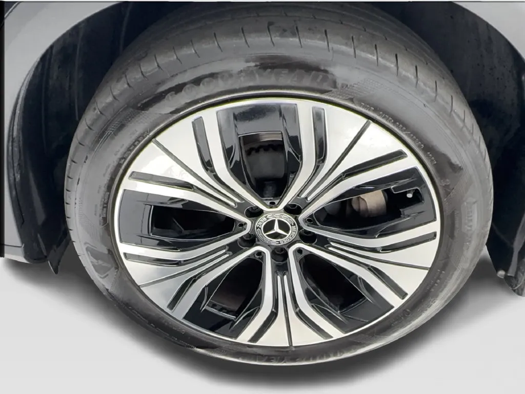 Mercedes-Benz EQE photo 15