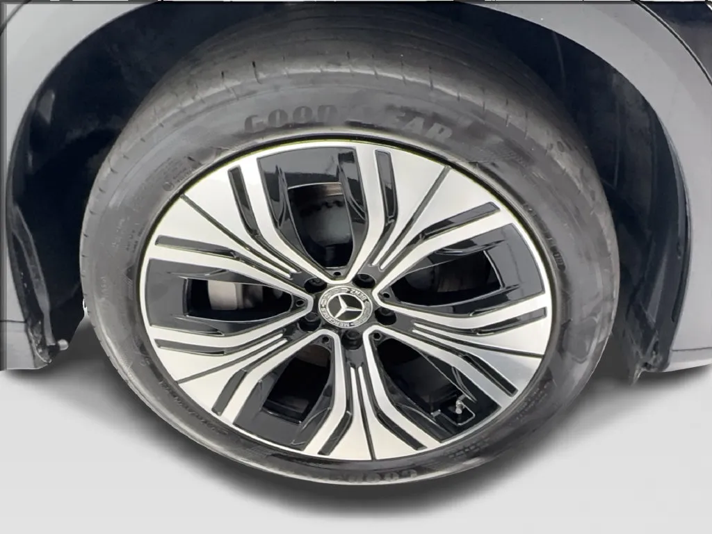 Mercedes-Benz EQE photo 16