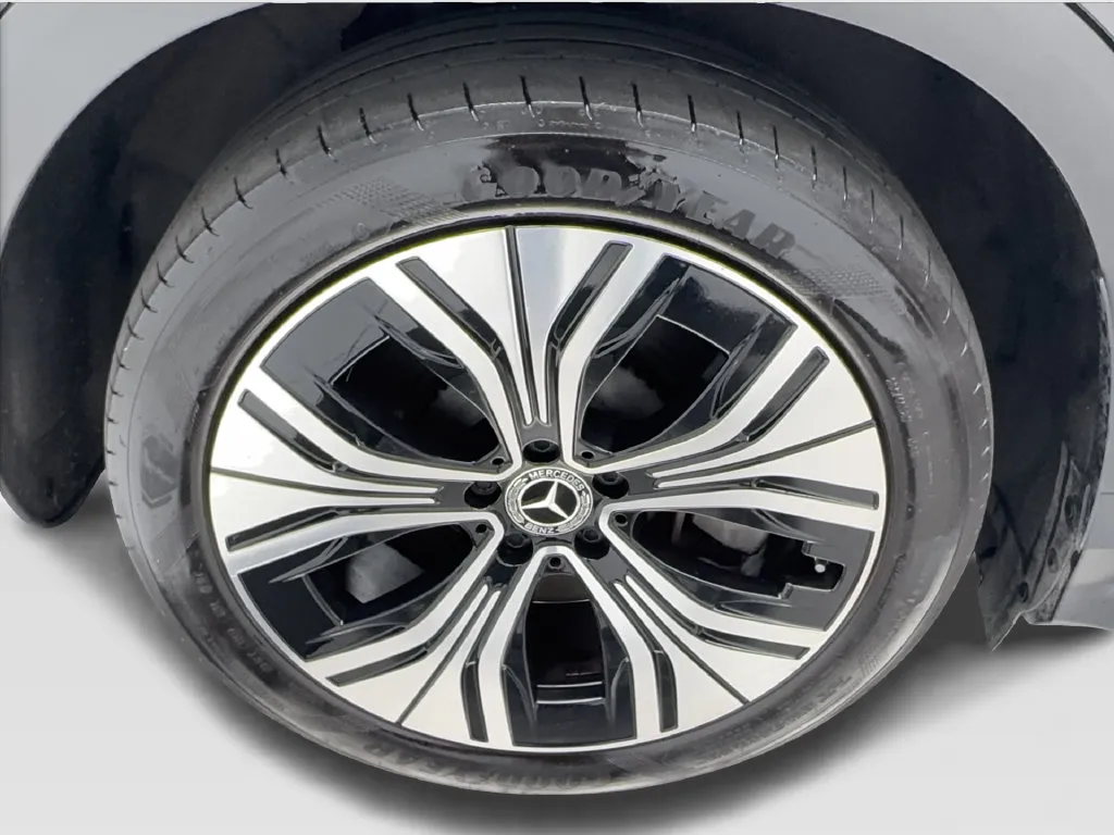 Mercedes-Benz EQE photo 18