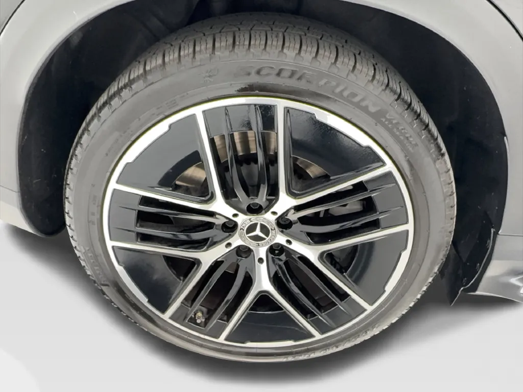 Mercedes-Benz EQE photo 16
