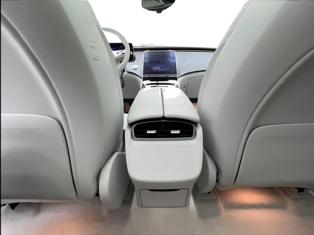 Mercedes-Benz EQE photo 39