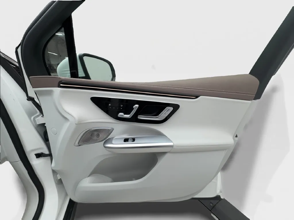 Mercedes-Benz EQE photo 32