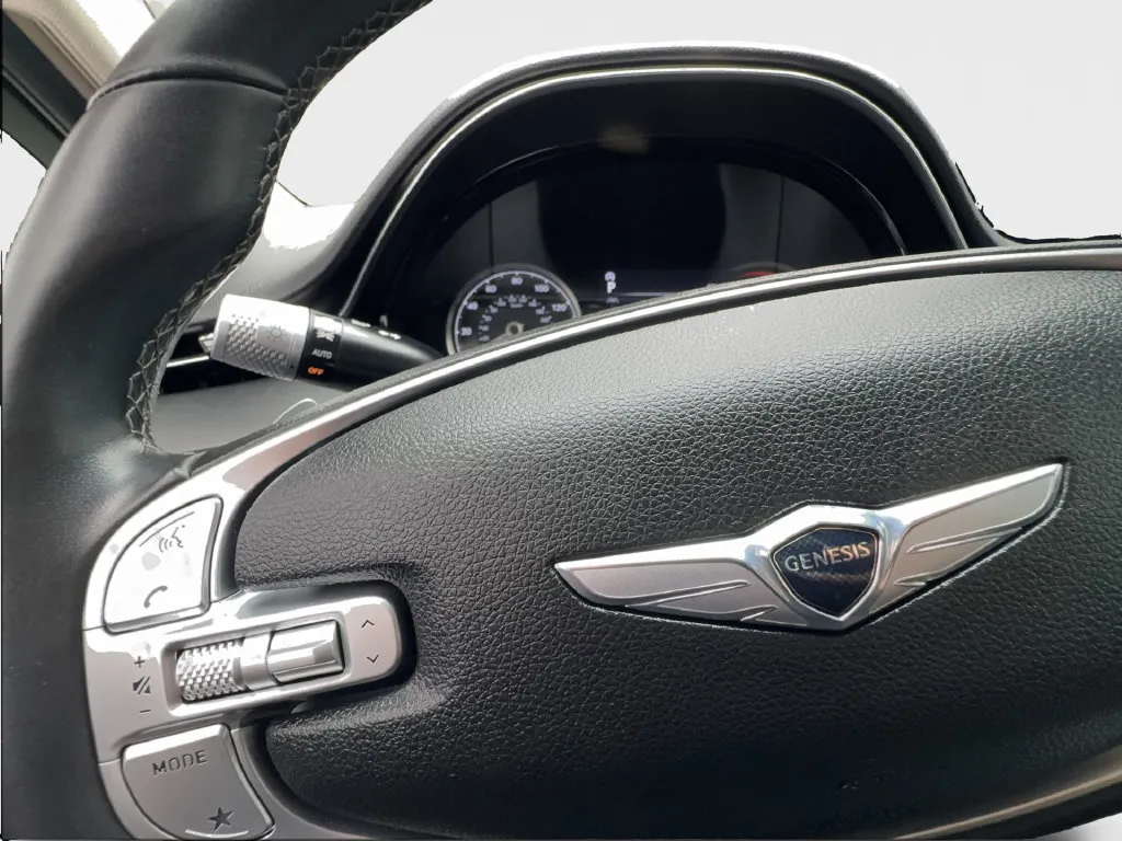 Genesis GV70 photo 44