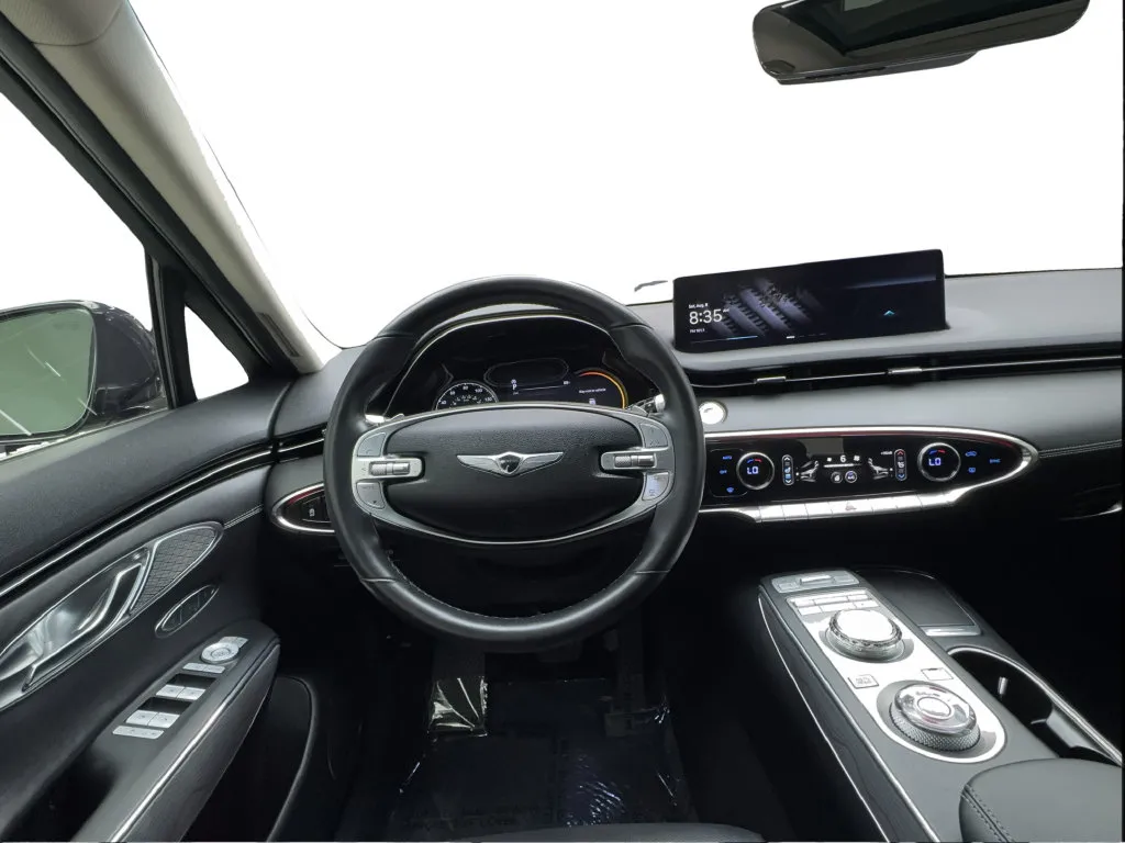 Genesis GV70 photo 37