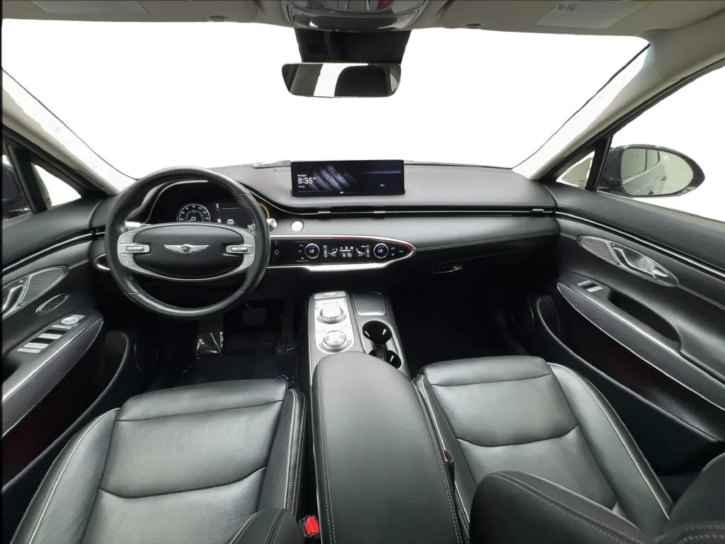 Genesis GV70 photo 40