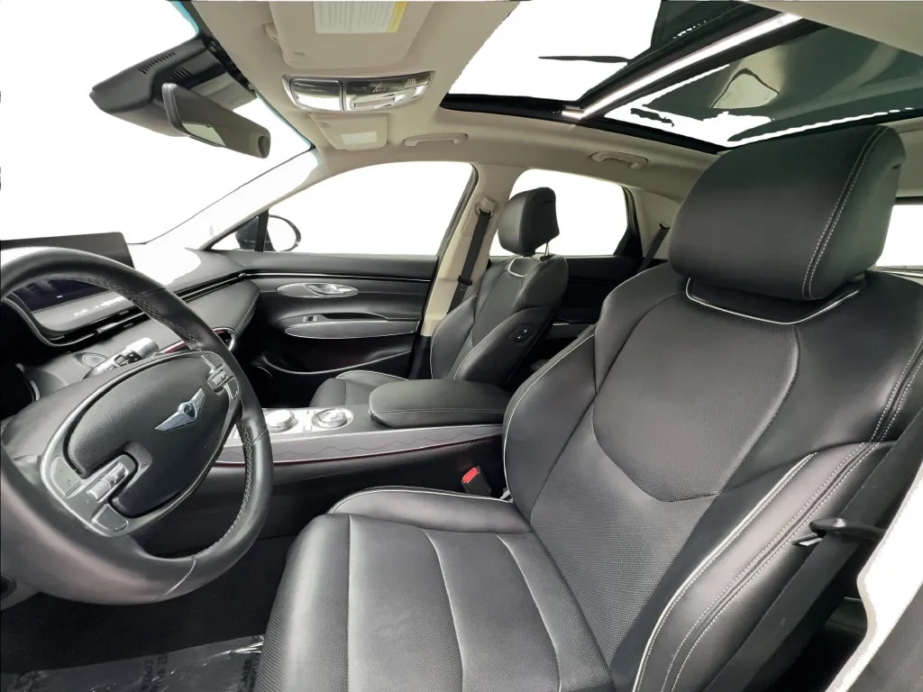 Genesis GV70 photo 20