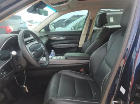More photos of 2022 Genesis GV70 2.5T at Autos of Dallas - Plano, TX
