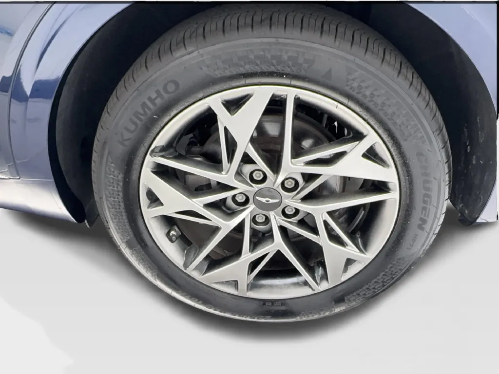 Genesis GV70 photo 12