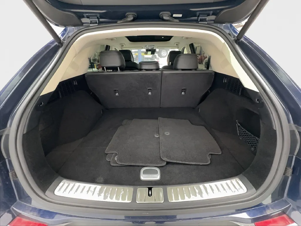 Genesis GV70 photo 18