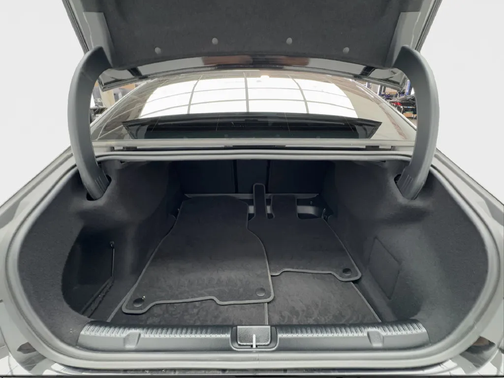 Mercedes-Benz EQE photo 19