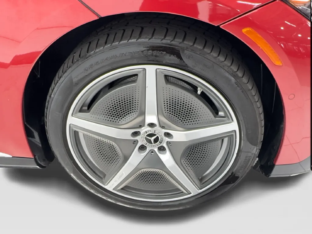 Mercedes-Benz EQE photo 16