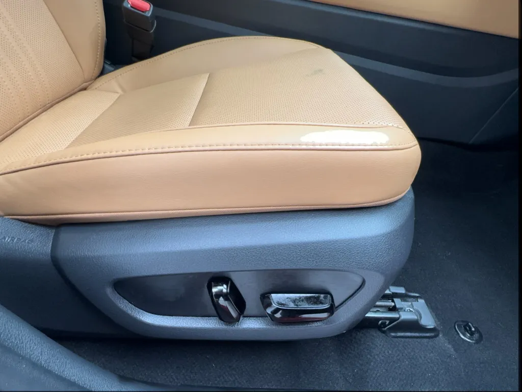 Lexus NX photo 33