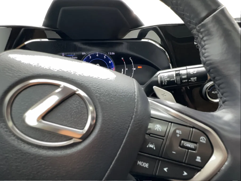 Lexus NX photo 42
