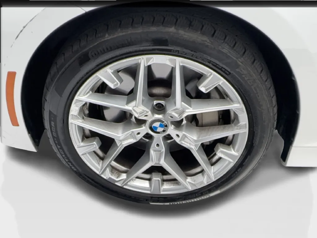 BMW 3 Series photo 15
