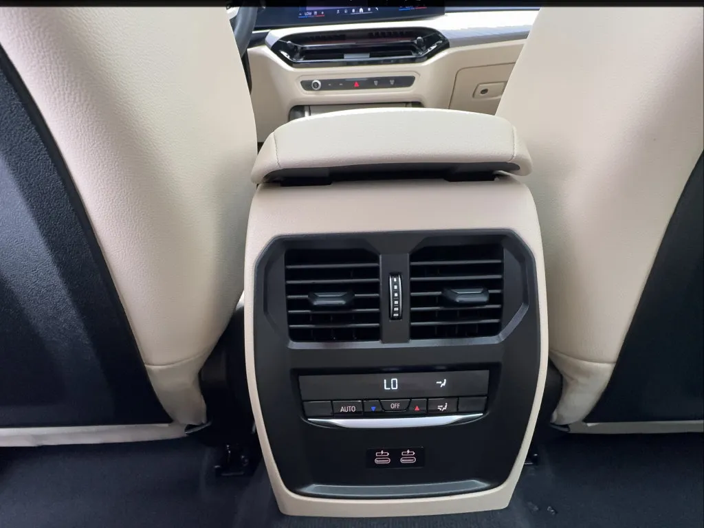 BMW 3 Series photo 42