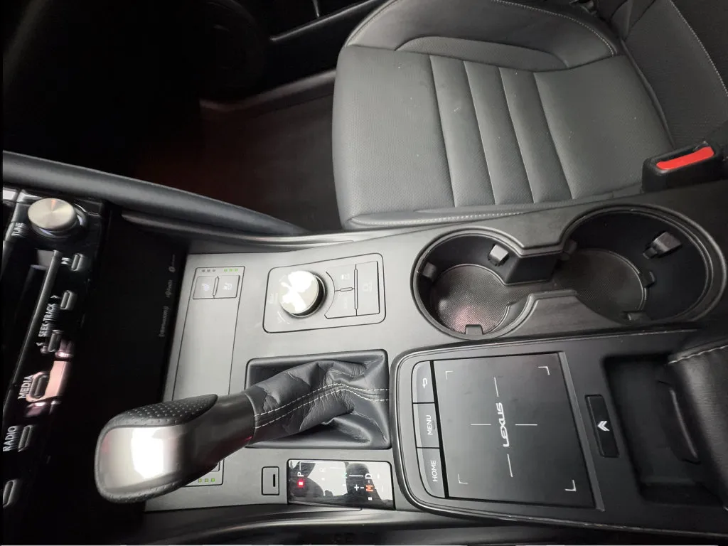 Lexus IS photo 49