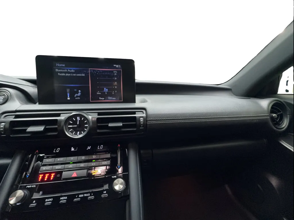 Lexus IS photo 47