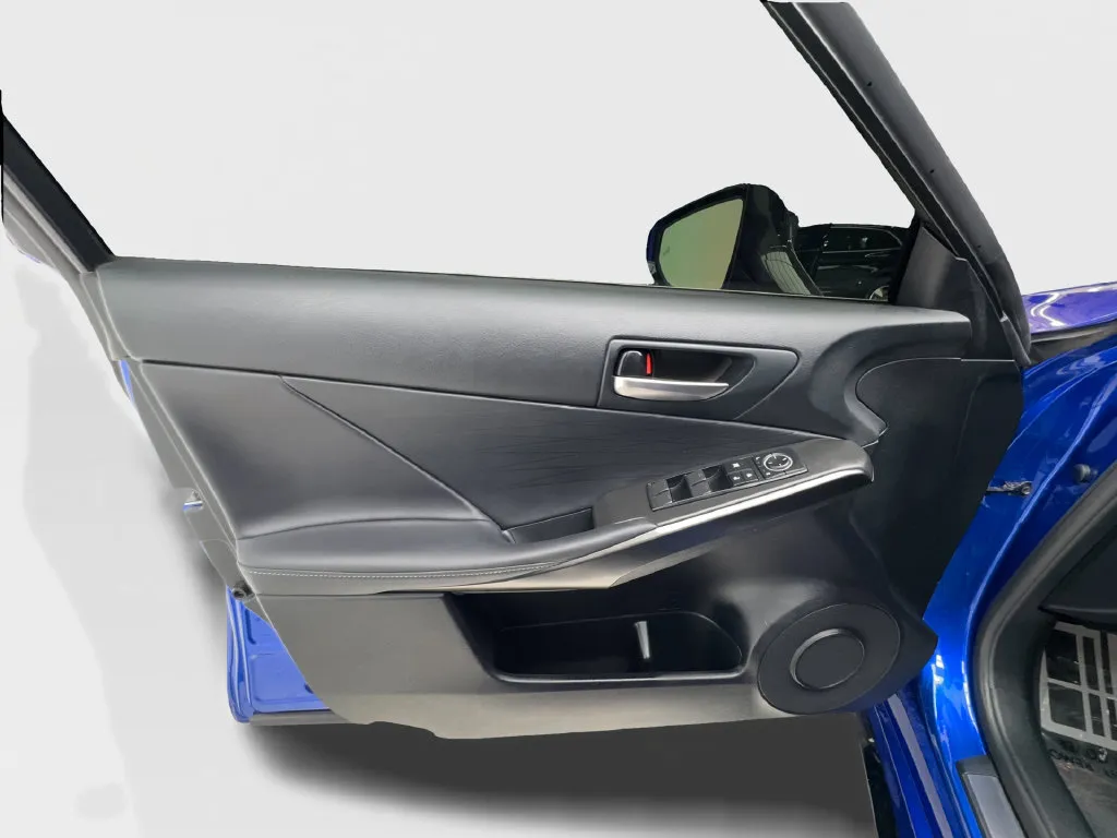 Lexus IS photo 25