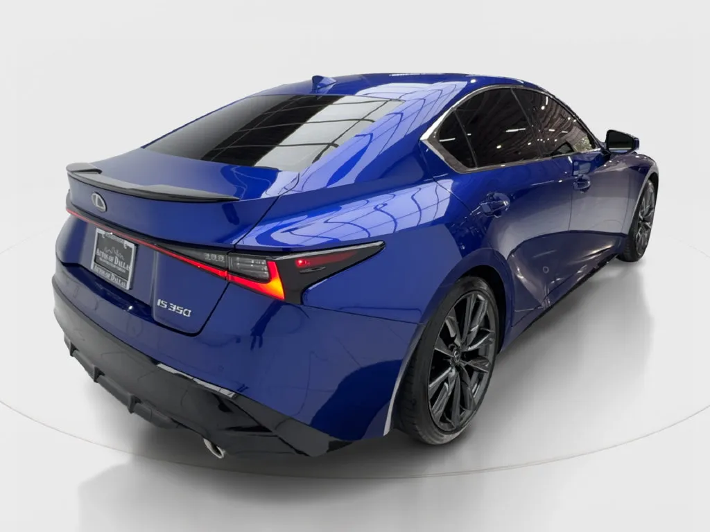 Lexus IS photo 8