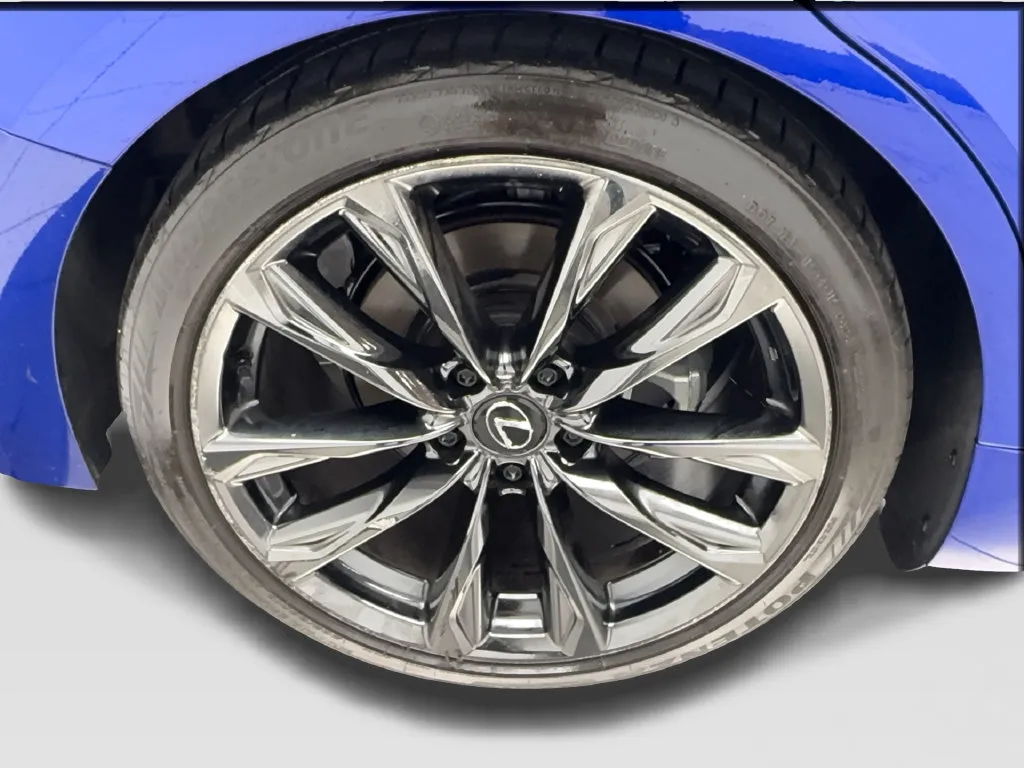 Lexus IS photo 18