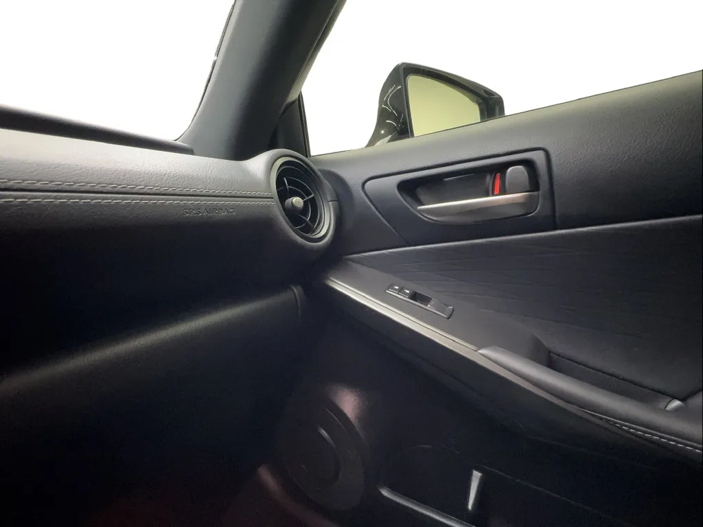 Lexus IS photo 50