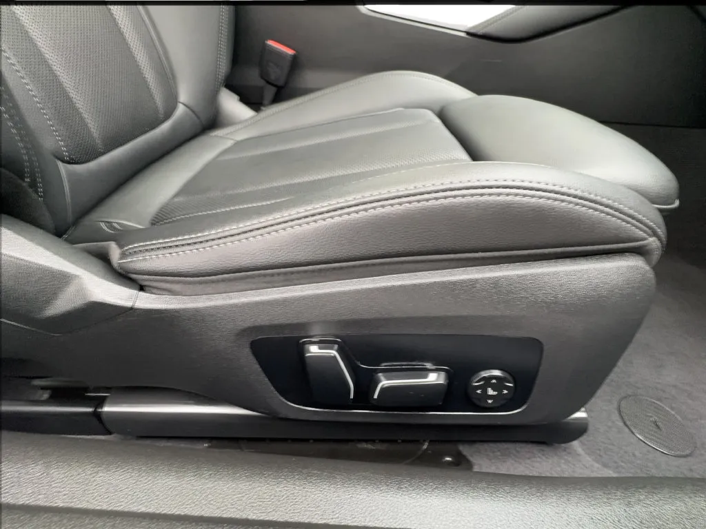 BMW 4 Series photo 29