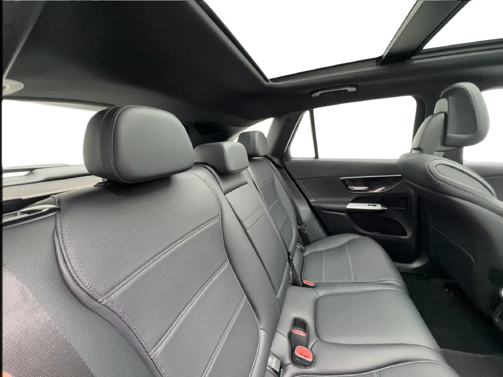 Mercedes-Benz GLC photo 29