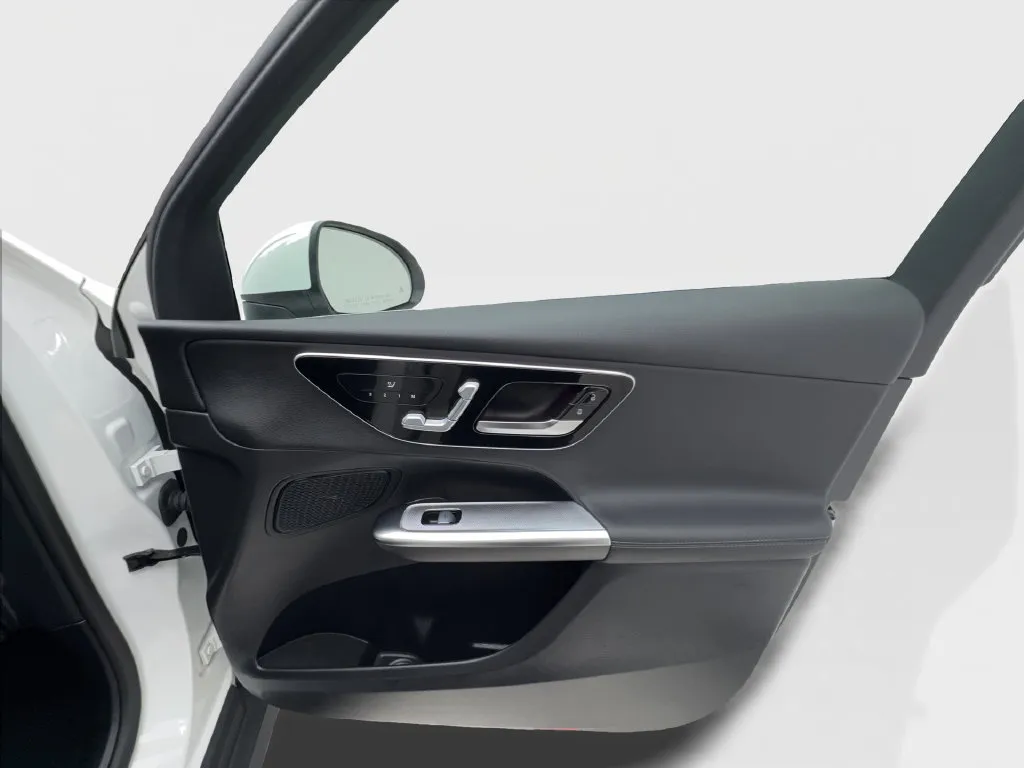 Mercedes-Benz GLC photo 34