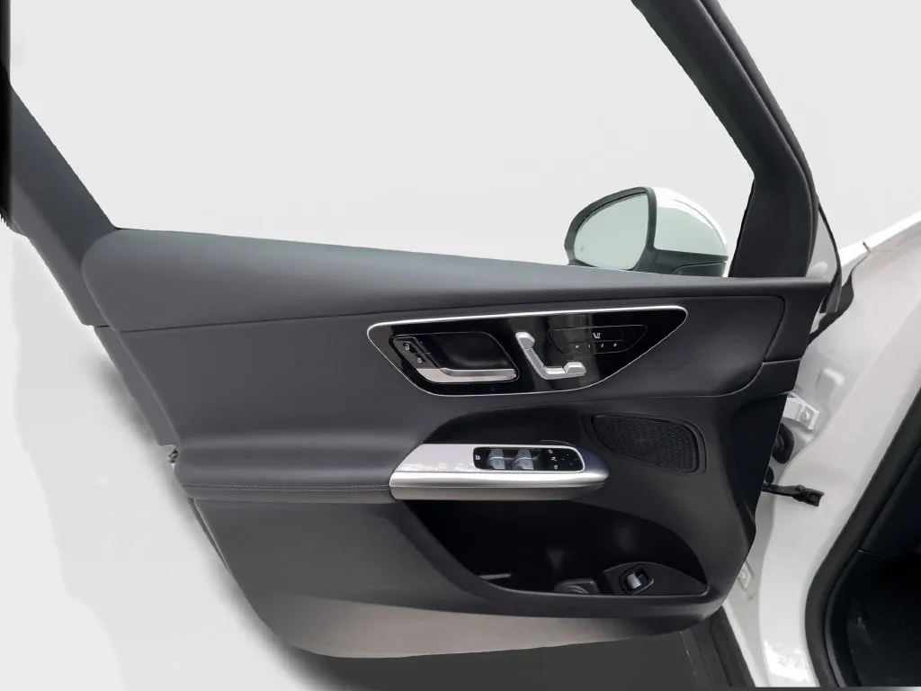 Mercedes-Benz GLC photo 23