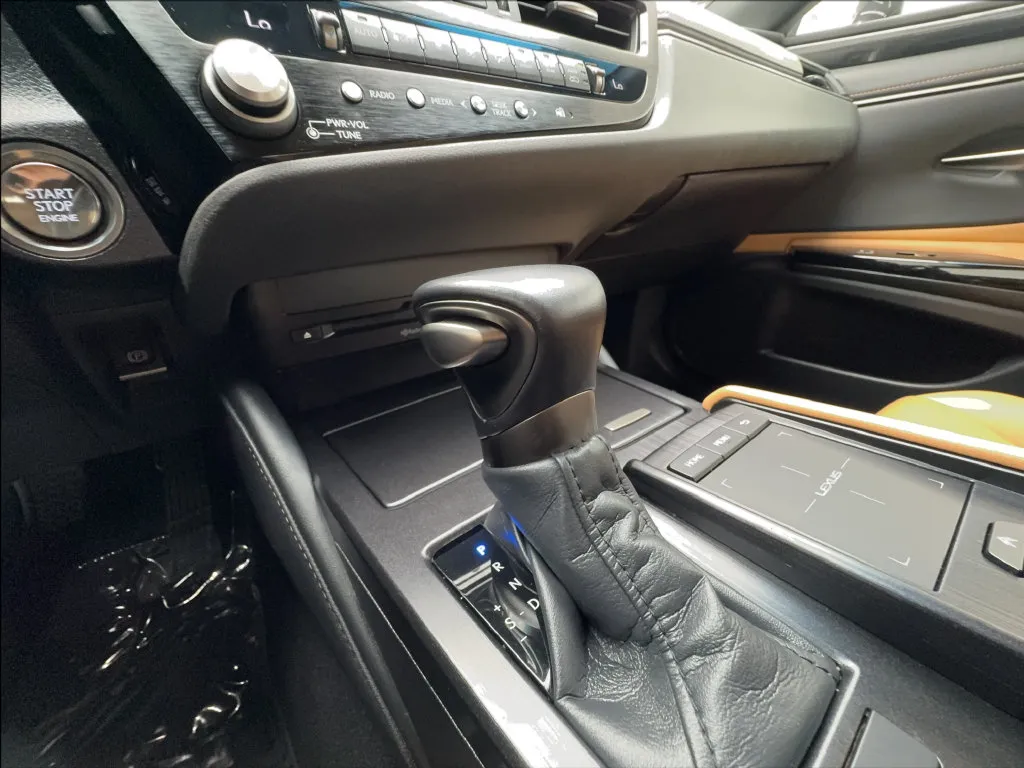 Lexus ES photo 46