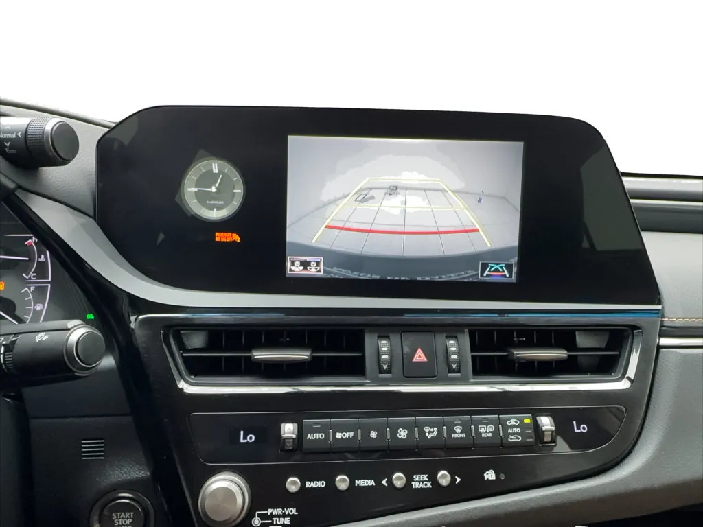 Lexus ES photo 52