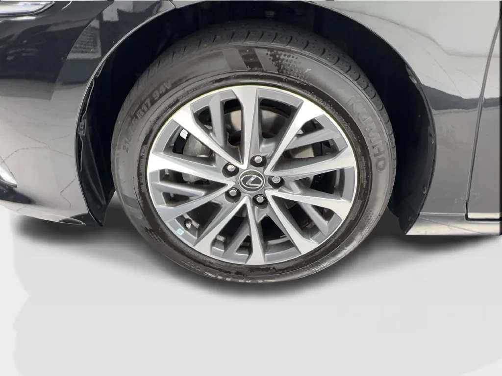Lexus ES photo 15