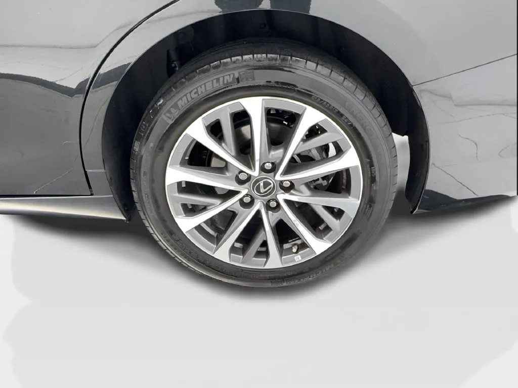 Lexus ES photo 14